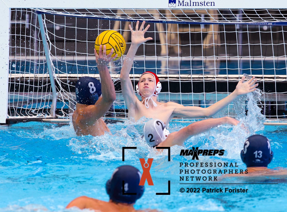 SnapPicsSA's tweet image. MaxPreps photographs Boerne-Champion vs Harlingen South UIL 6A Region 4 Semifinal. All images can be seen here: maxpreps.com/photography/ga…