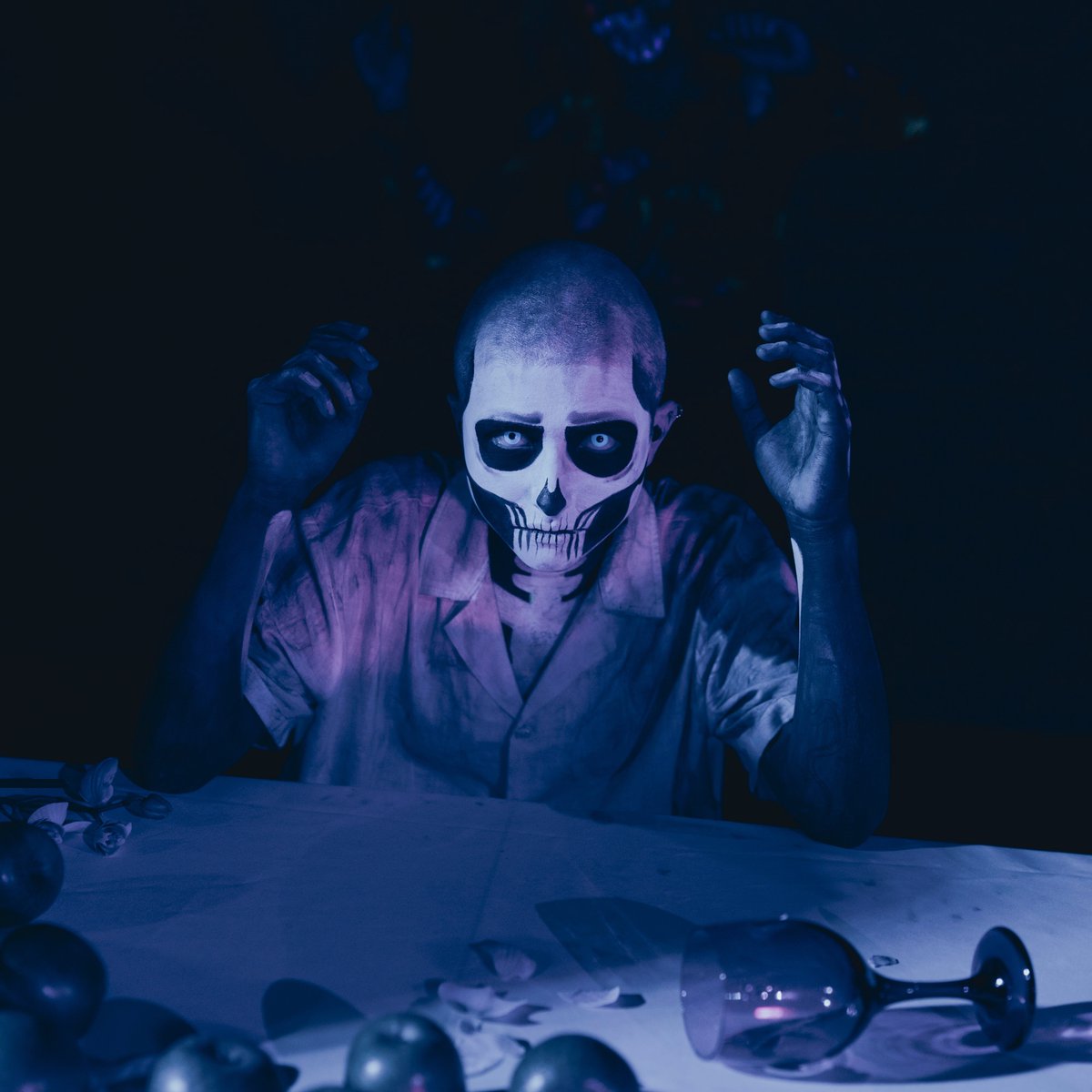 "RIBCAGE" OUT NOW EVERYWHERE! WATCH THE MUSIC VIDEO HERE:
youtube.com/watch?v=-PDHkH…

STREAM THE SONG HERE: distrokid.com/hyperfollow/il…

I HOPE YOU LOVE IT!! #indierock #unsignedband #femalefronted #halloween