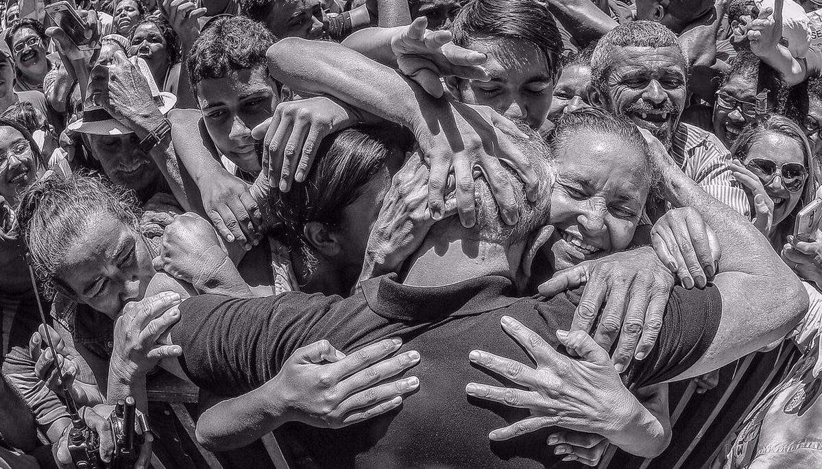 JoseCarlosMahia's tweet photo. En Brasil ganó la democracia y perdió el autoritarismo, ganó la libertad y perdió el odio.
#LulaPresidente2022 tiene una nueva oportunidad, parte de un país polarizado y con altos niveles de desigualdad. 
La ola progresista toma un nuevo impulso en América Latina. 
En hora buena. https://t.co/734UnIzzRm