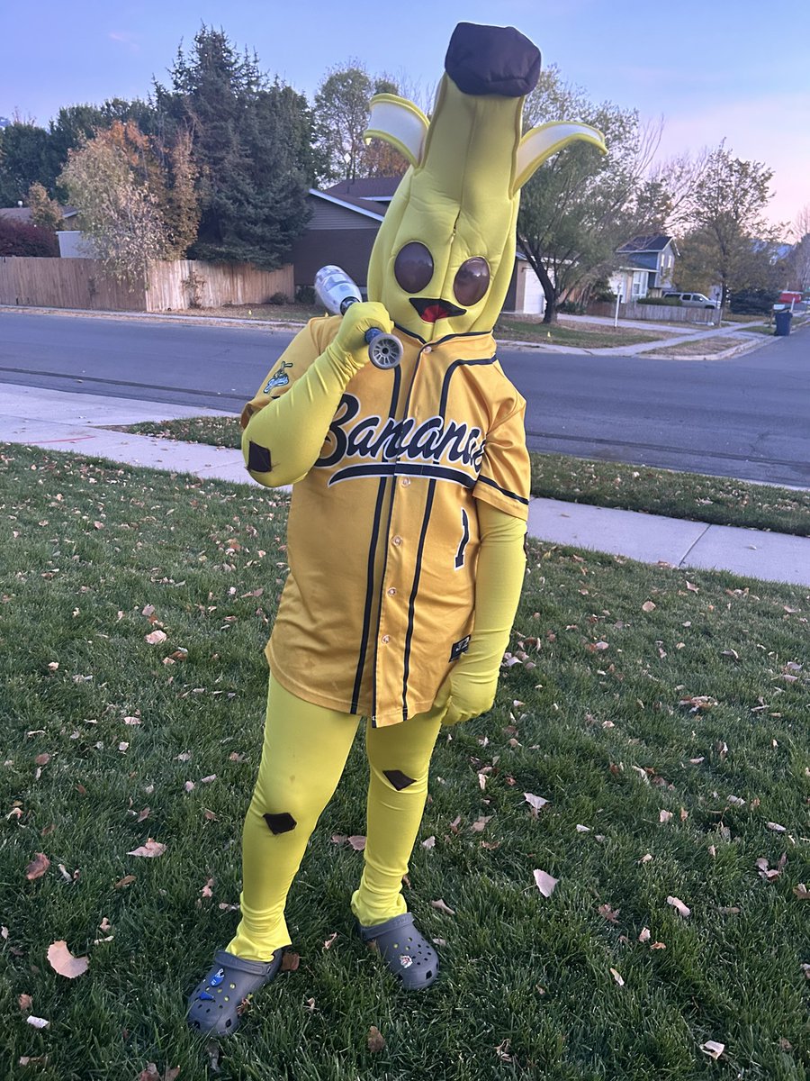 MarkyMark_42's tweet photo. Hey @TheSavBananas one of your biggest fans wants to know when your coming to Utah?!!! https://t.co/pbjAxMZsqz