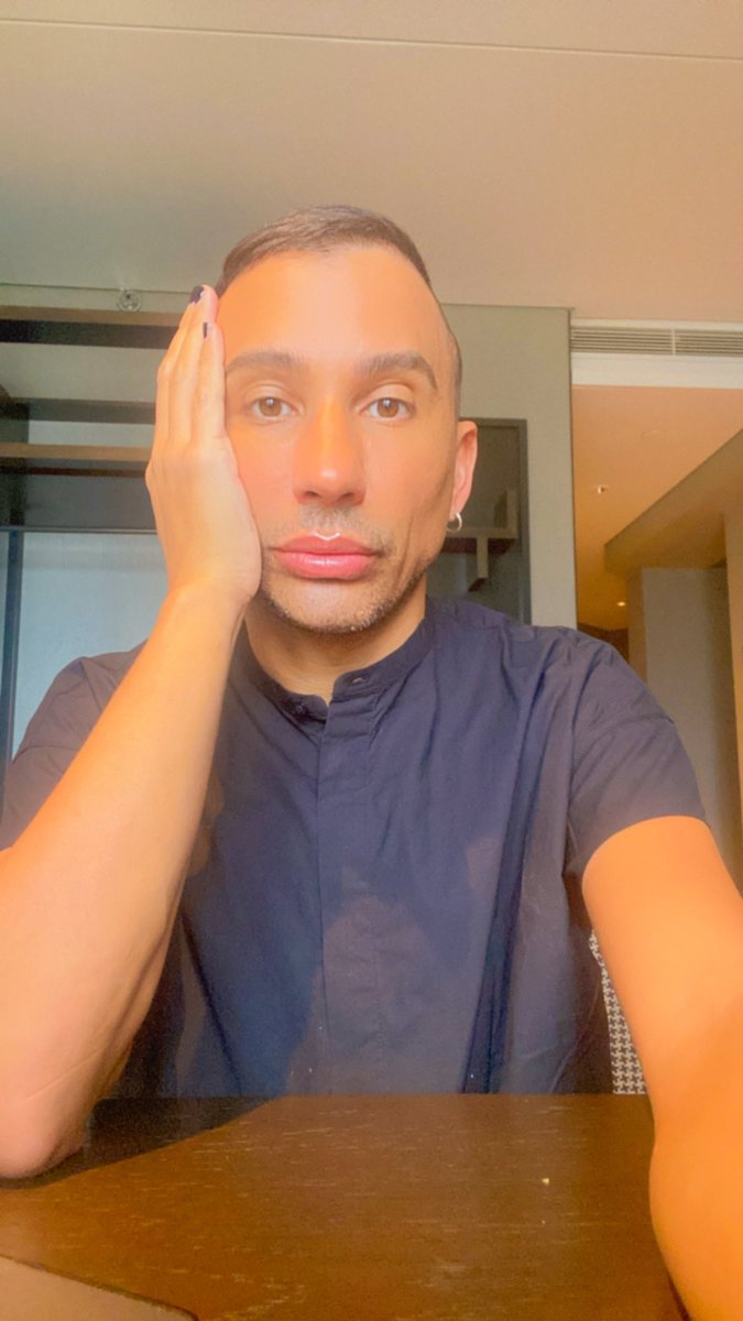 TheBiancaDelRio's tweet photo. Me looking at HALLOWEEN COSTUMES  😐 https://t.co/RceWRAWm3T