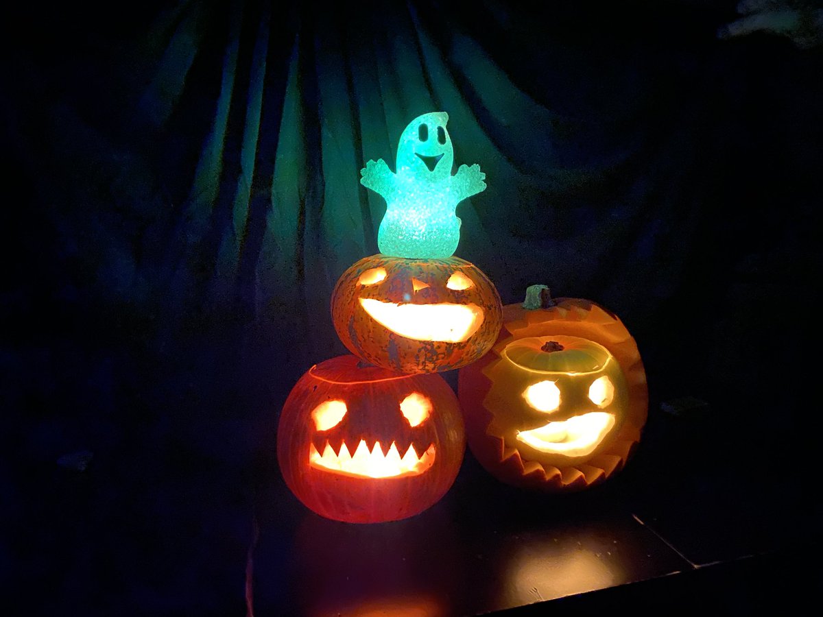 elpapps's tweet photo. Halloween time. ‘Pumpkin family’ Lailah Tweedy Class 3 ⁦@ArchibaldFirst⁩ #AFSPumpkins2022 https://t.co/vfYbMBpqZK