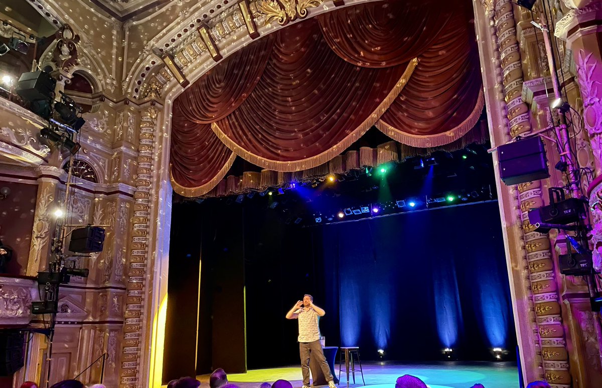 tagtiv8's tweet photo. Thank you @JasonManford for the perfect way to end the October HT break and begin Autumn Term 2.
A wonderful gig @trwakefield. The second show are in for a treat #assemblyclassics ππ― https://t.co/W1cYSzqZZU