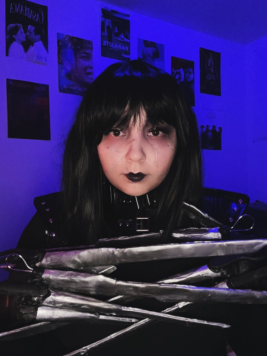 abbyxgray's tweet photo. took me two weeks to make these hands!! i love halloween https://t.co/PFh3J0hjlp