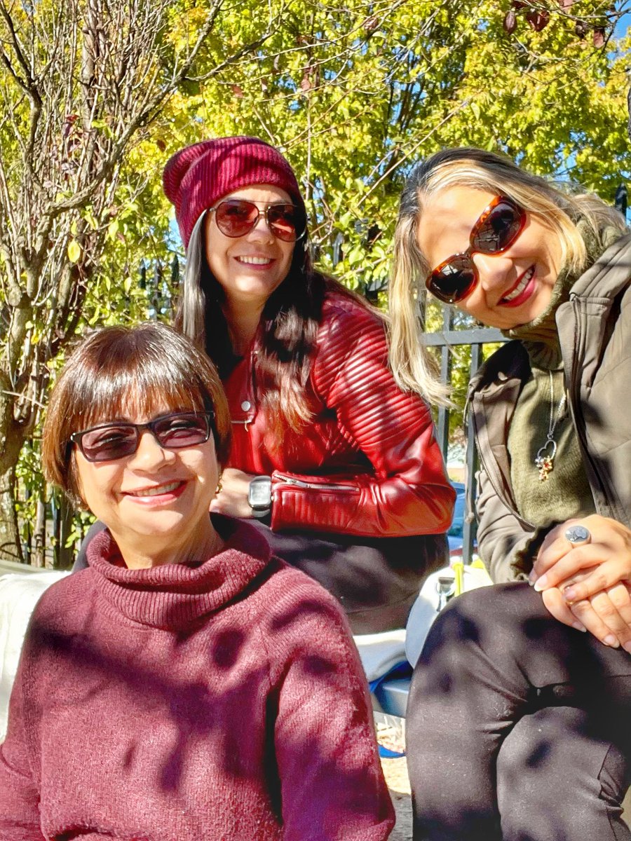 AnaPatty's tweet photo. 🍂El otoño y sus bendiciones🍂 #autumn #blessings #orange #season #grandma #inthehouse #thankful #family https://t.co/aJgXeRvFsL