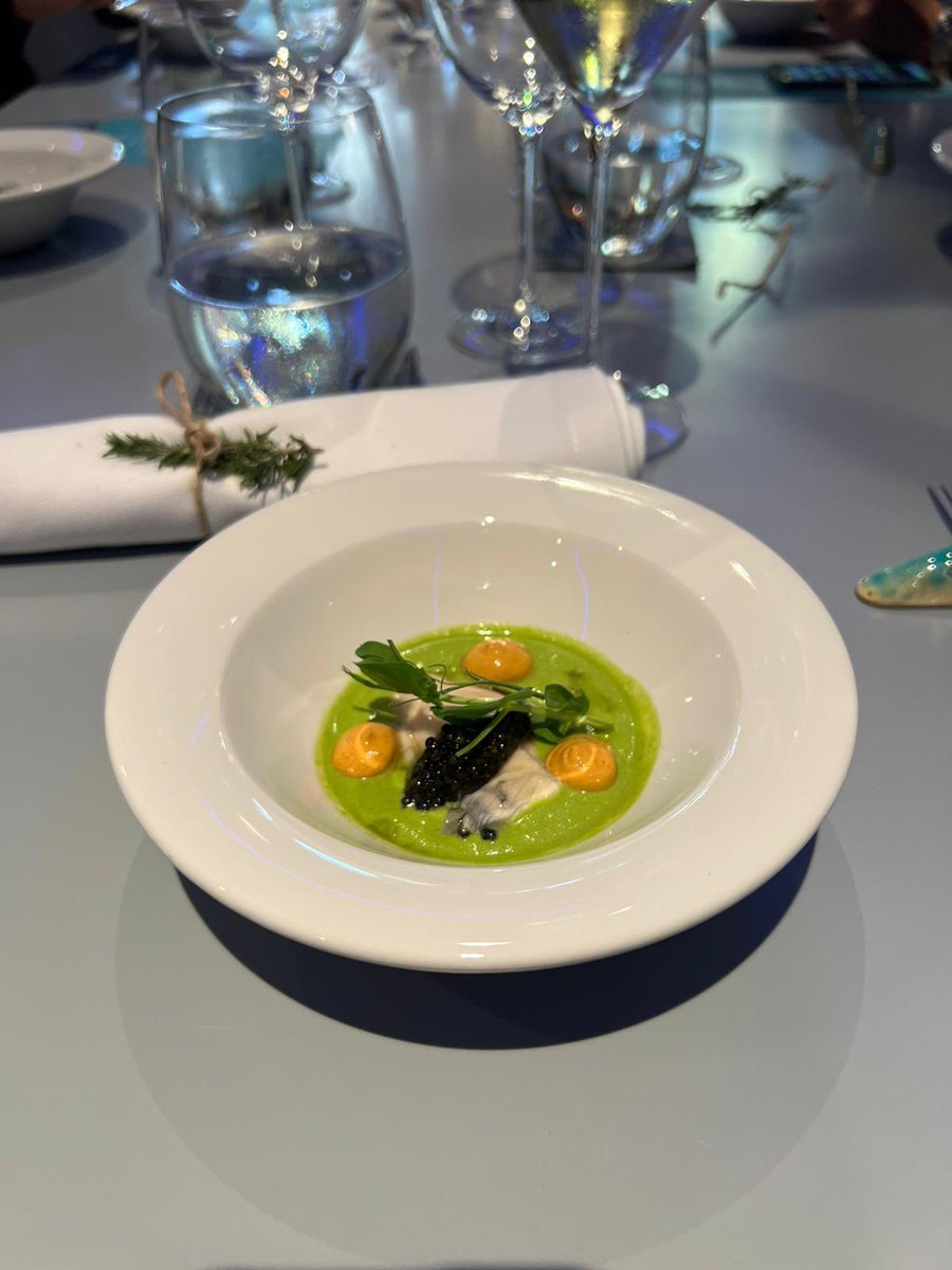 GolfCircus's tweet photo. 📌🍴Está noche seguimos con la ronda gastronómica en la #costadesol con la noche de #DiegoandFriends   Los chefs 👨‍🍳 Diego Gallegos de @SolloRest y 👨‍🍳 Joao Oliveira de #Vistarestaurante #Gastronomia #gastronomiacostadelsol https://t.co/fOX1IzGHyM