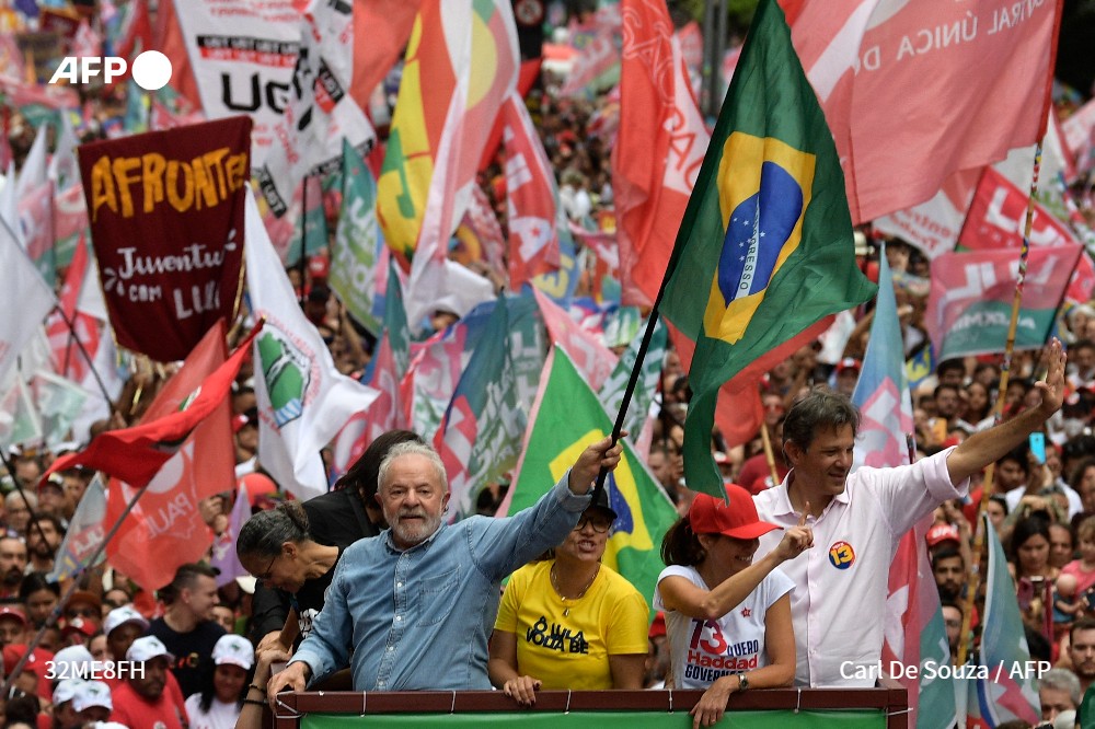 afpfr's tweet photo. Lula élu président du Brésil (officiel) #AFP https://t.co/o5I9SsRb62