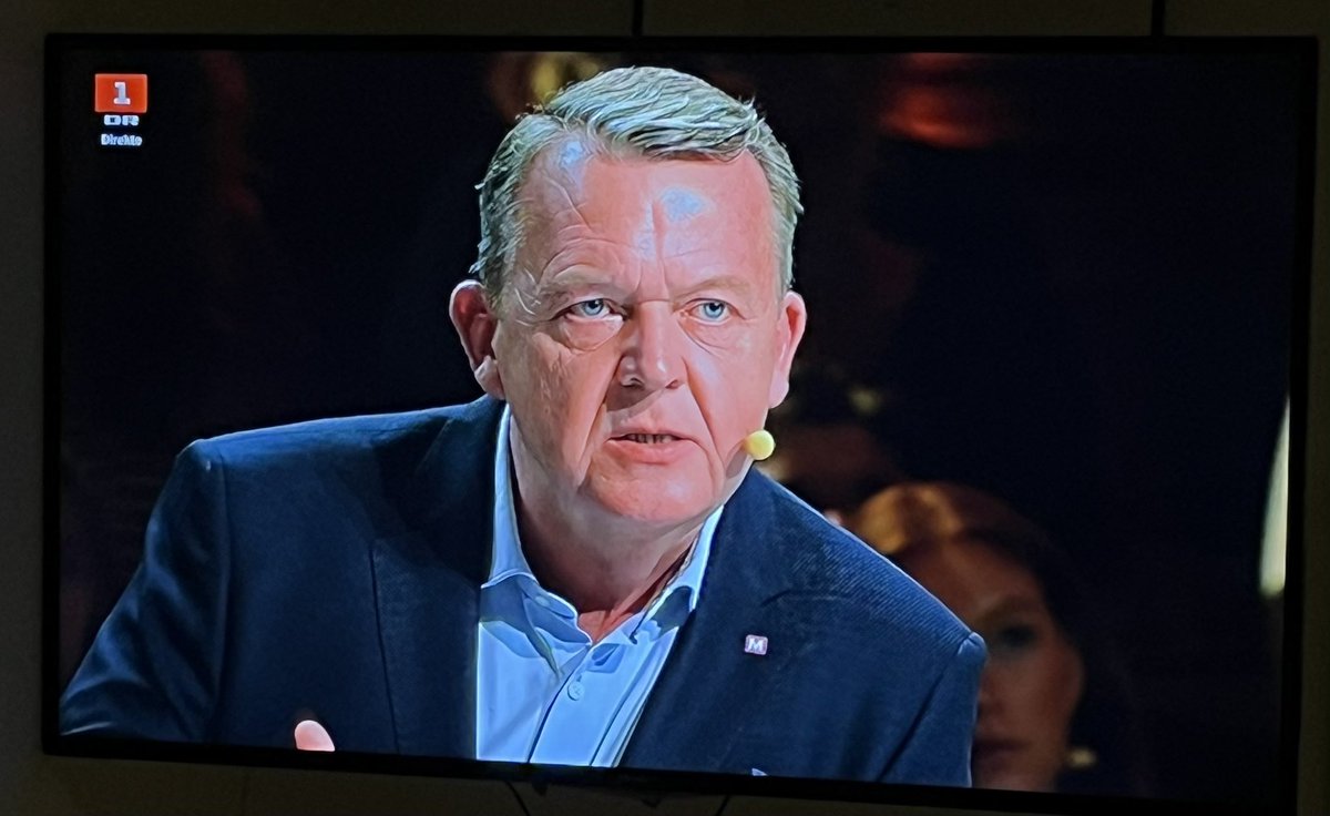 Løkke siger igen at regionerne skal nedlægges. Men vores land og levevilkår er ikke de samme overalt. En professionel bestyrelse i Kbh giver jo hverken mere nærhed, større faglig frihed eller flere sygeplejersker i sig selv. Ja til at tænke nyt. Nej til hurtige løsninger #dkpol