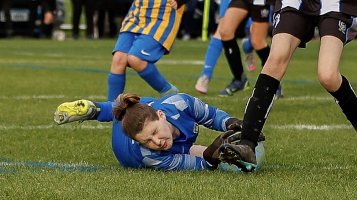 KrysieKeeper's tweet photo. Top of the league. Undefeated all season.  League 2 Champions. @EuxtonGirlsFC @mrobin27 @GIK_FemaleHUB  #GKUnion #HerGoalkeeperHub #HerGoalkeepingHub https://t.co/hBeFl7nWIV