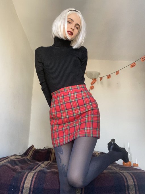 Sabrina Spellman the little bitch 😈 https://t.co/OrFAIGxhEh<a href="/tag/newprofilepicture"class="tags"><span>#newprofilepicture</span></a>