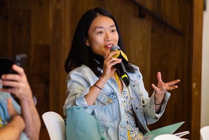 Stareable tweet media