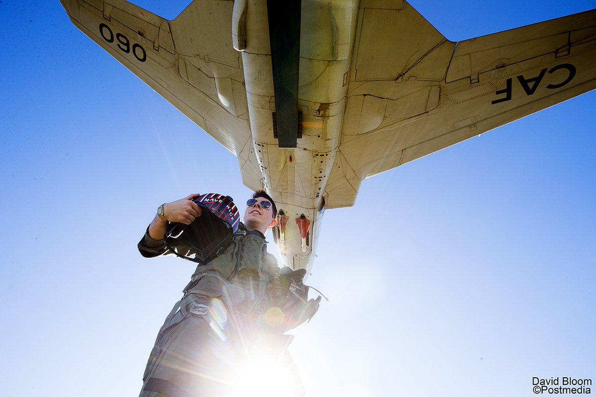 davidbloomphoto's tweet photo. Dressed as Tom Cruise's character Maverick from the movie Top Gun, Cam Jones @_Maverick_114_ poses for a photo outside the #yeg Pop Culture Fair at the Alberta Aviation Museum Sunday. #MidShiftPhotoWanderings https://t.co/ot0Saoc4wi
