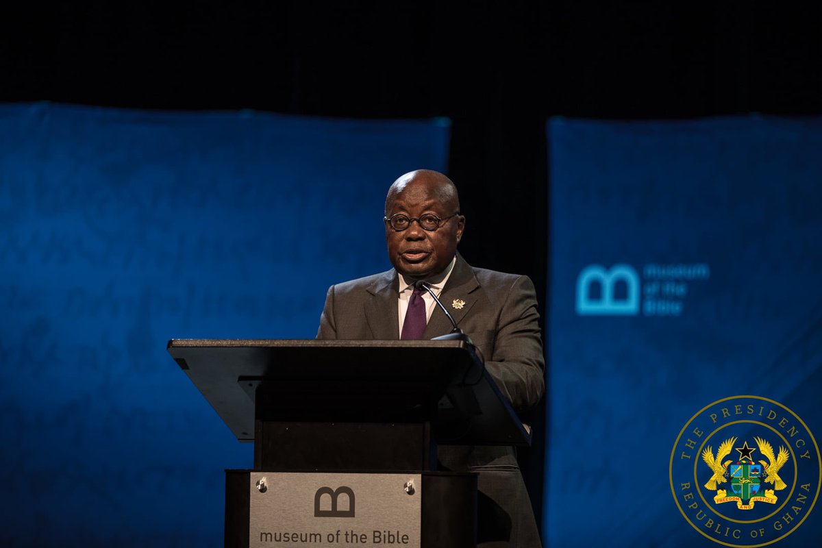 papakwesi_jr's tweet photo. Fellow Ghanaians John Mahama sometimes makes you feel Akufo Addo is an illiterate without vision 💔😭🇬🇭 …. Nana Akuffo Addo is so empty gosshhhhhh #HopeForGhanaEconomy #FellowGhanaians https://t.co/hWu3opofVk