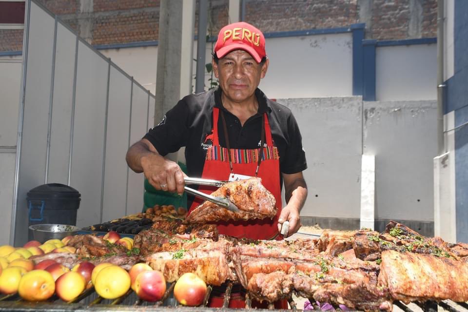 Ficafe_peru's tweet photo. #SomosFicafé2022
Visita la zona gastronómica y disfruta de los mejores platos tradicionales y exóticos de la región. Además, podrás ser parte de la demostración y degustación de platos preparados por expertos de talla nacional y regional. 
¡La fiesta del café peruano te espera! https://t.co/fUoi7V8Q1L
