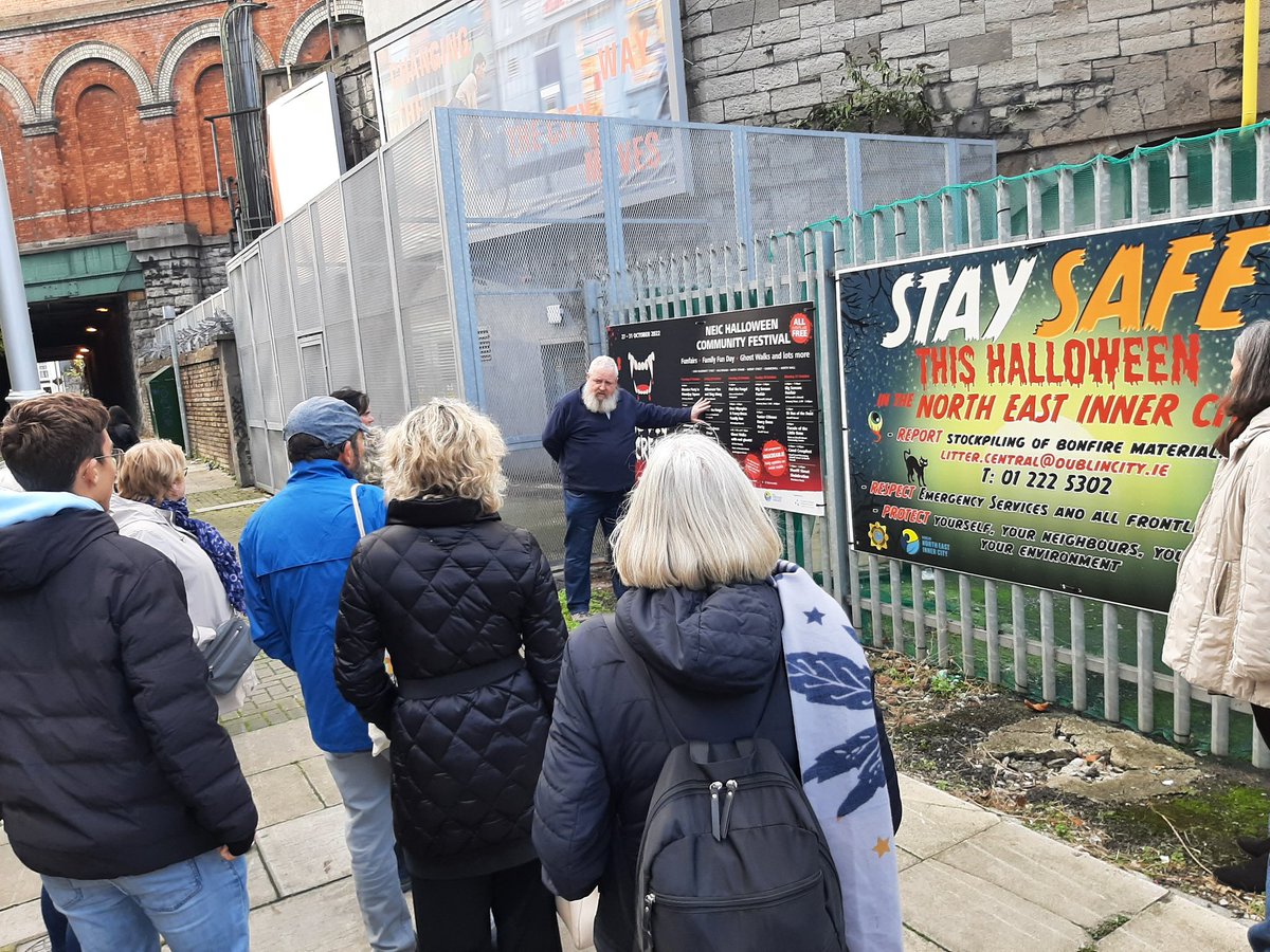 #CARN2022 concluded with a walking tour of the North Inner City of Dublin this afternoon expertly led by <a href="/ELI_Docklands/">Early Learning Initiative</a> Director Josephine Bleach <a href="/JosephineBleach/">Josephine Bleach</a> &amp;Frank Mulville, YPAR. A memorable and authentic account of the history of and life today in this nook of Dublin 🙌🙌