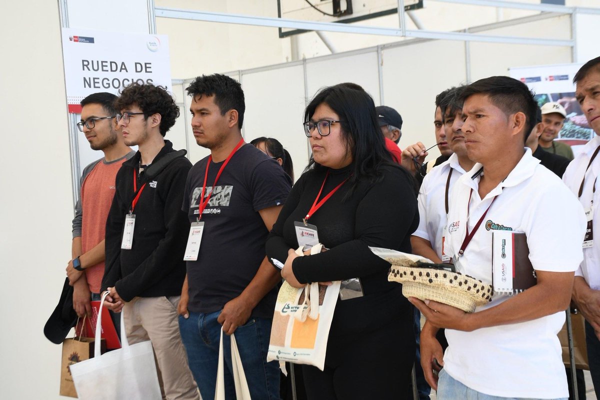 Ficafe_peru's tweet photo. #SomosFicafé2022
Se viene realizando la Rueda de Negocios Nacional.
Evento donde participan 23 empresas nacionales y productores cafetaleros del país, quienes vienen generando nuevos contactos, relaciones comerciales y alianzas estratégicas sostenibles en el tiempo. https://t.co/kksGa1biVd