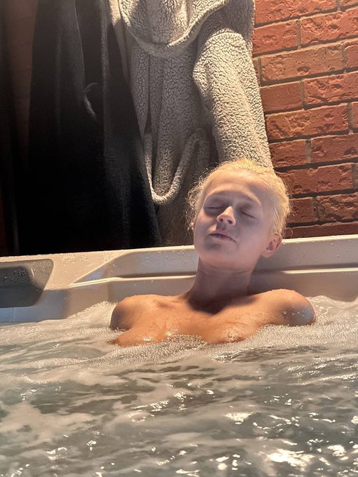 Who wants too join me in the hot tub then 😜🥵 https://t.co/W4hP8fFvLu https://t.co/4DZ1OtnUyX<a href="/tag/video"class="tags"><span>#video</span></a><a href="/tag/whippedcream"class="tags"><span>#whippedcream</span></a><a href="/tag/onlyfans"class="tags"><span>#onlyfans</span></a><a href="/tag/admiremevip"class="tags"><span>#admiremevip</span></a><a href="/tag/fansly"class="tags"><span>#fansly</span></a>