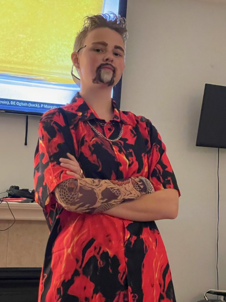Dvashro's tweet photo. Elizabeth says, Welcome to Flavortown @GuyFieri @flavortown https://t.co/CJ6uyRv63C