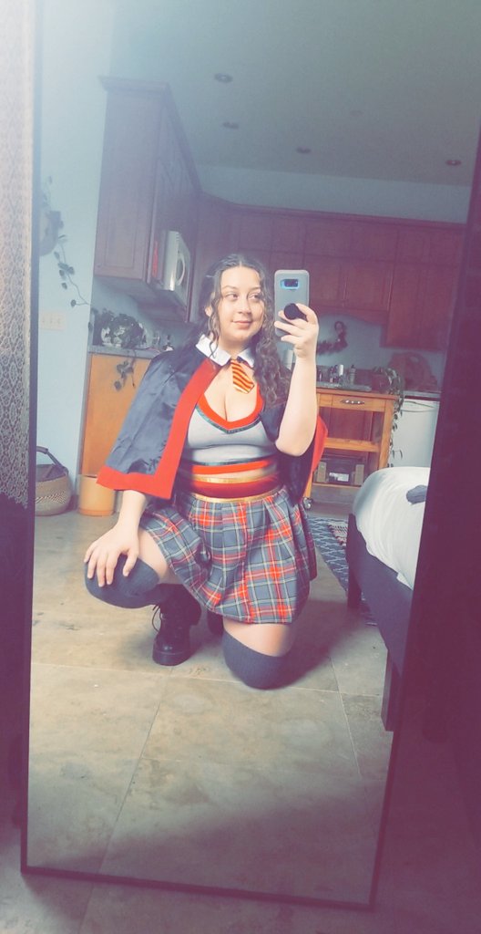 TW Pornstars - 2 pic. Emma Banks. Twitter. This year I don't have that much Halloween spirit for