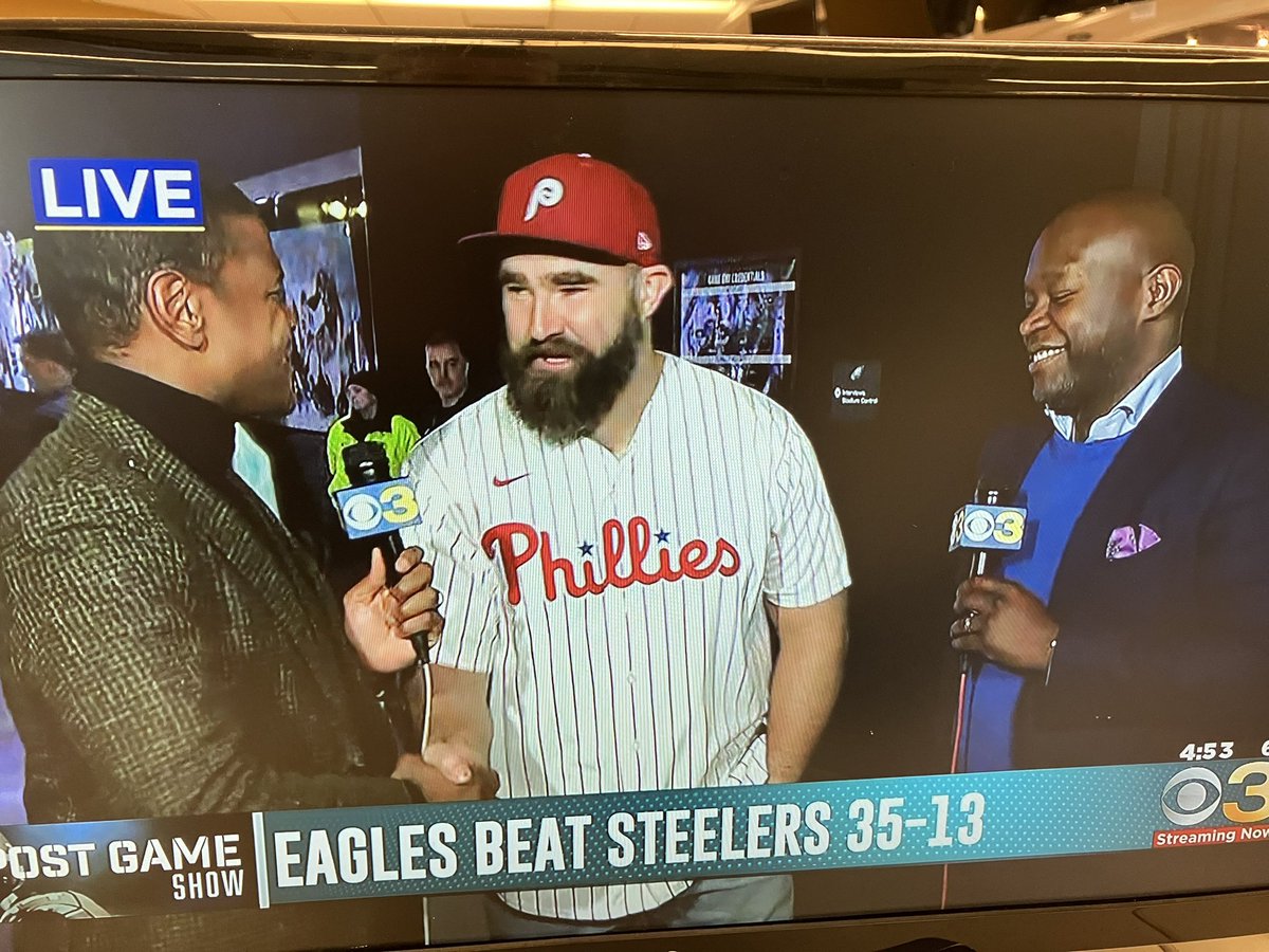 JoeHoldenCBS3's tweet photo. If ever there was a time to be a Philly sports fan.
This city is riding high.
@JasonKelce is representing.
โ#FatBatManโ #RingTheBell #GoEagles @Phillies @CBSPhiladelphia @Eagles @Siafa_Lewis @DonBellonCBS3 https://t.co/lAUzYRWcI3