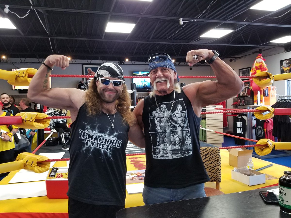 tenacious1tyler's tweet photo. Thank you @HulkHogan and @HogansBeachShop! #TheTenaciousOne #TenaciousTyler is a #Hulkamaniac #4life #nWo #Just2Sweet #HulkRules #Tenacious4Life https://t.co/GOa7Xb0wRh