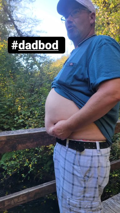 https://t.co/kBWOKevoSa Daddy belly! You should see how I can make Michael cum with it! 
#michaelandsean