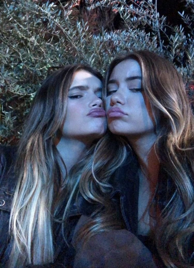 sissy and i are matching now 💇🏽‍♀️ <a href="/natashaebarton/">tash</a>