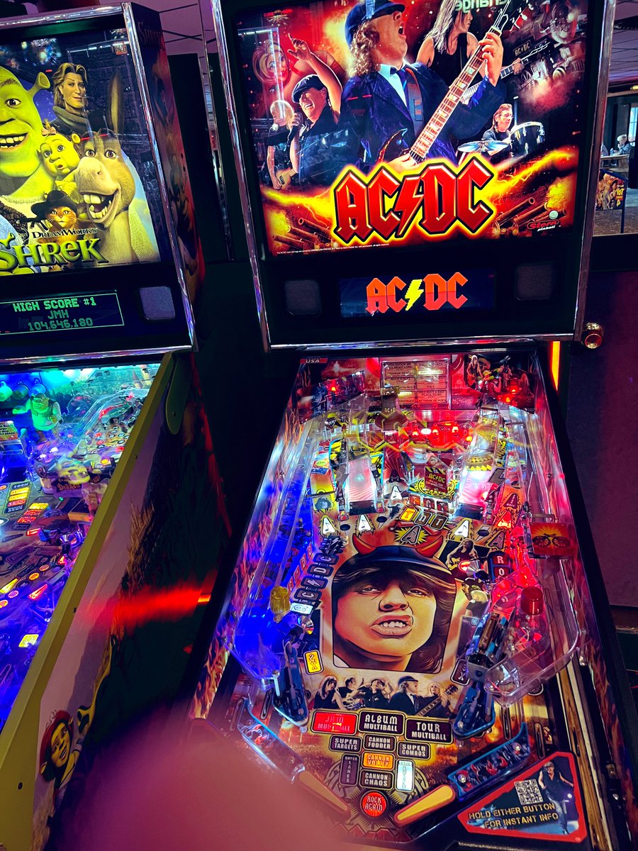 CardiacDrop's tweet photo. Pinball Wizard!!! #Screeemfest https://t.co/M6sis44pIg