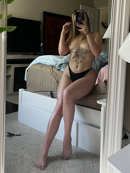 Come spend some time with me ?https://t.co/RMaqDHFW2R https://t.co/2EFd2Me54P