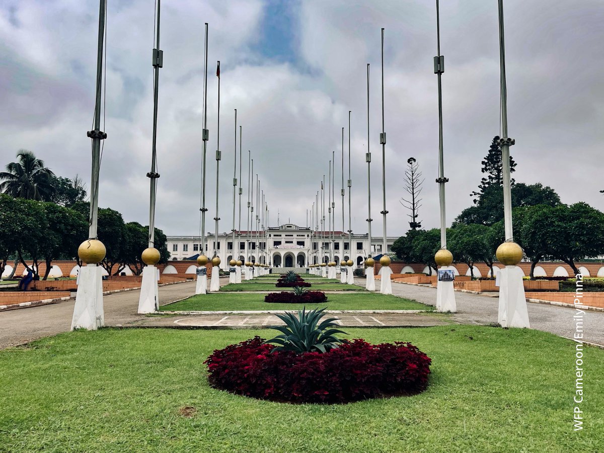 WFP_Cameroon's tweet photo. #Cameroon🇨🇲

Today @PrincessSarahZR &amp; @BrendaMBehan tour National Museum @MNM_Cameroun to experience the culture &amp; history of the people she will exchange with while here

@WFP is proud to serve &amp; improve #FoodSecurity for vulnerable #communities of this mini Africa

#sundayvibes https://t.co/bbW938CgvK