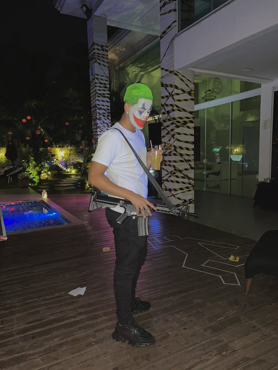 Iae_Lucass's tweet photo. Por que tão sério? 𝙃𝘼𝙝𝙖𝙃𝘼 🃏 https://t.co/8wllyJTgwi