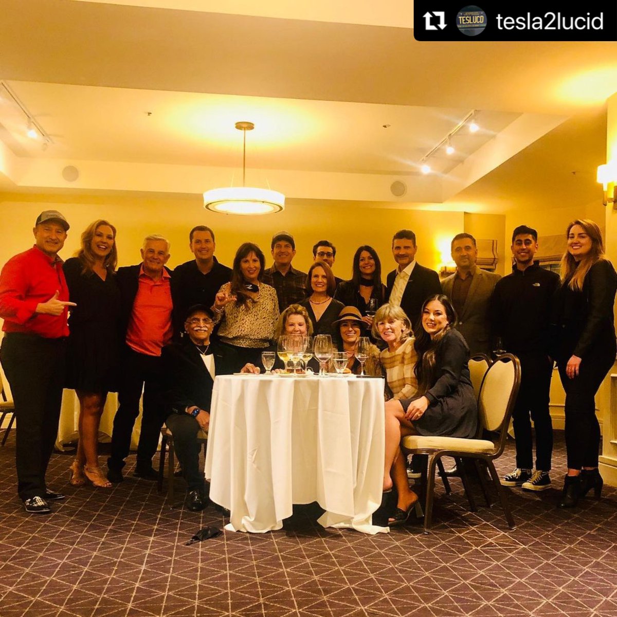 Tesla2Lucid's tweet image. #Honored to be part of #DeliveryOne 10/30/2021 #OriginalDozen 🙌 one year ago today! #LucidAir #LucidOwnersClub @LucidMotors "The difference between ordinary and extraordinary is that little extra!" --Coach Jimmy Johnson #Repost A bunch of people who dared to dream! #DreamAhead