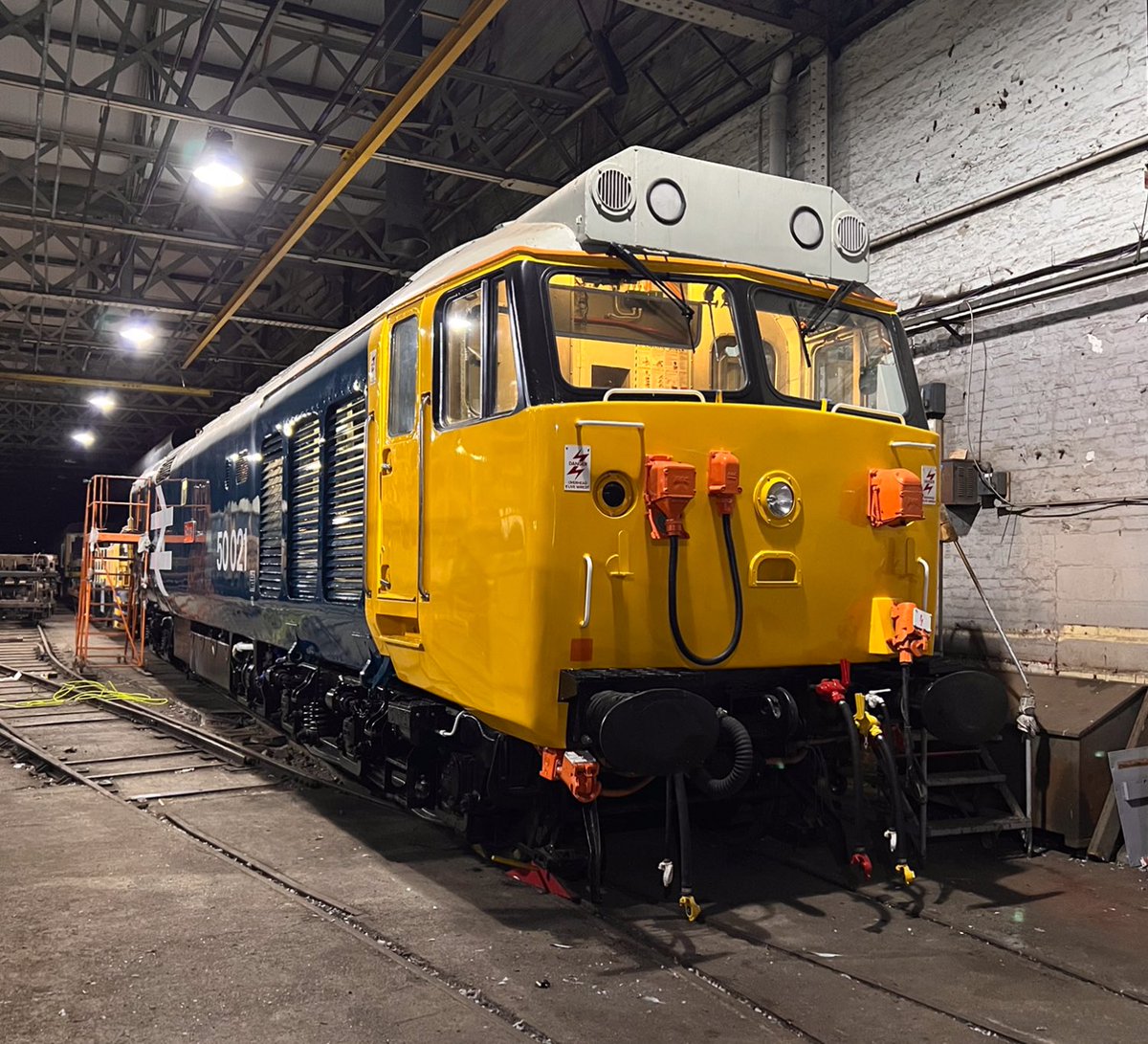 Back to Eastleigh works today working on 50021 first time in two months after breaking my wrist.. nice to be back !