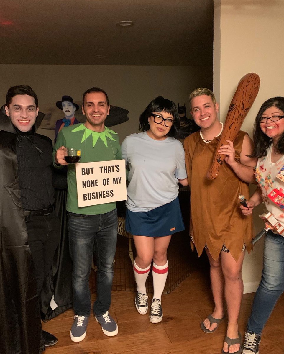 ZachFuentesABC7's tweet photo. Last minute costumes and a mini KION-TV reunion!
Happy Halloween 🎃👻 https://t.co/UVUhS8NQGF