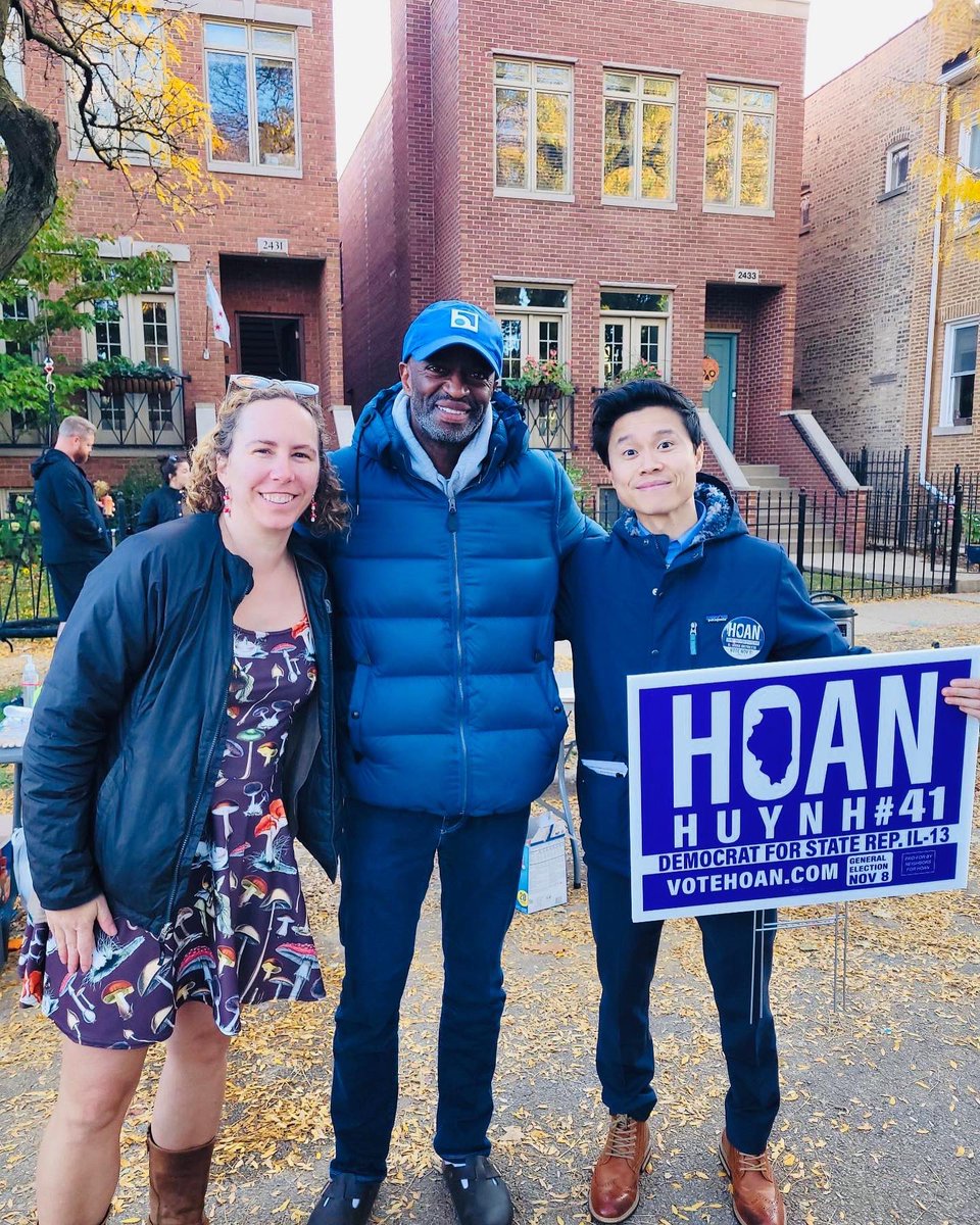 HoanDHuynh's tweet photo. Beautiful Halloween weekend for block club parties in our neighborhoods! #TeamHoan #VoteHoan #HoanforStateRep #Chicago https://t.co/6UIbNkuVL0