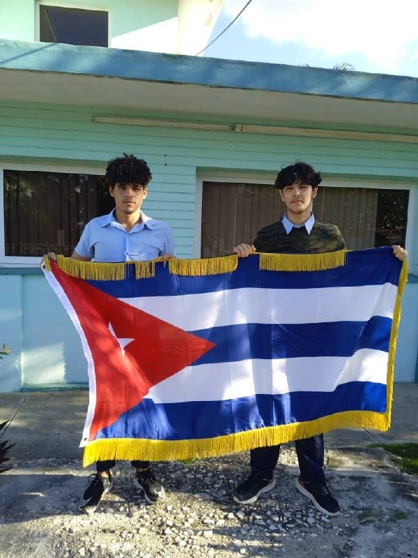 #Cuba obtuvo una medalla de oro, dos de plata y una de bronce en la XXVI Olimpiada Iberoamericana de Química 2022, en Ciudad de México, modalidad virtual. #MejorSinBloqueo #CubaPorLaPaz <a href="/SuselyMorfaG/">Susely Morfa González</a> <a href="/Alba40895264/">Alba</a> <a href="/liudmilaalamo/">Liudmila Álamo Dueñas</a> <a href="/EMatancera/">Educación Matancera</a> <a href="/elsa_ena/">Ena Elsa Velázquez Cobiella</a> <a href="/dtor_educmtz/">Casanova Director de Educación ProvincialMatanzas</a> <a href="/feemdecuba/">@FEEMdeCUBA</a>