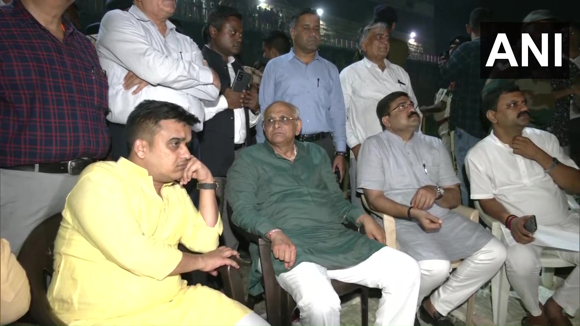 ANI on Twitter: "Gujarat CM Bhupendra Patel along with State Home Minister Harsh  Sanghavi inspects the accident site in #Morbi where 68 people have lost  their lives after a cable bridge collapsed.