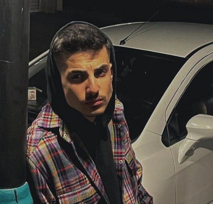 YunSeung_ho's tweet photo. @EdaalateAli1400 لطفاا نشر بدید
به خانواده ی #سهیل_خوشدل بعد صادر شده حکم اجازه ندادن که باهاش صحبت کنن
سهیل حتی هنوز به سن قانونی نرسیده ولی واسه‌ش حکم قصاص صادر شده 
خواهش میکنم خواهش میکنم صدای این بچه باشید.
#مهسا_امینی https://t.co/Ijul972VPb