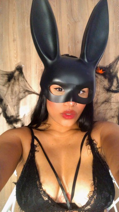 Hey, te gusta como me veo de rabbit?🥰🐇🐰 https://t.co/6dRZDb1Ugf