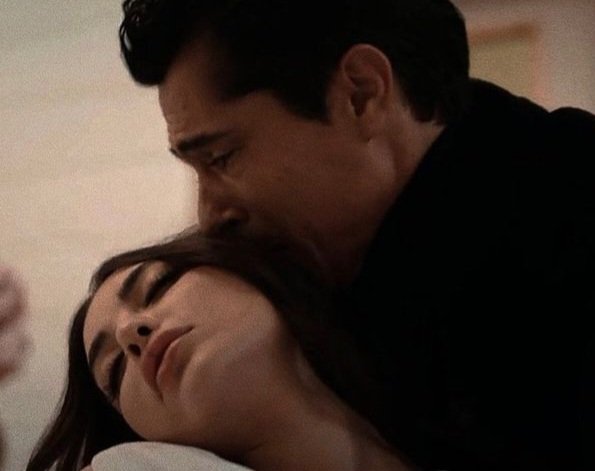 Ve kömür gözlü kız, beyazlar içinde tarihe yazıldı..🥀