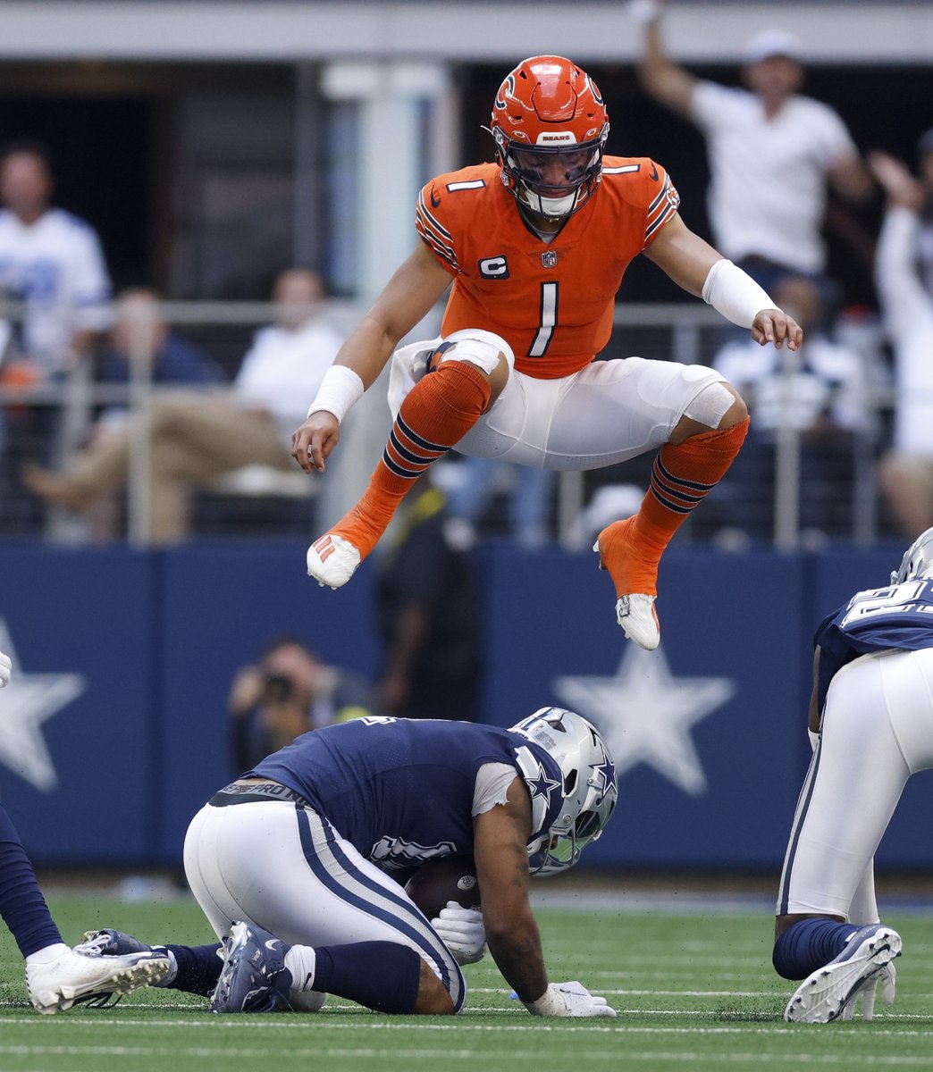 A picture truly is worth a thousand words... 😅

📸: <a href="/elias_valverde/">Elias Valverde</a> / <a href="/dallasnews/">Dallas Morning News</a>