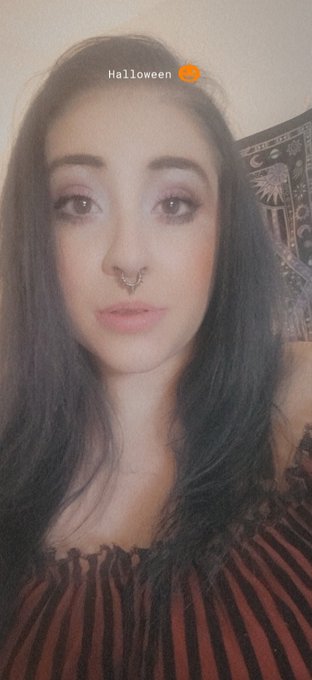 Add my new snap account! It's free!  @ ravexxxbabe https://t.co/1FJ6jL5I8Y<a href="/tag/newprofilepic"class="tags"><span>#newprofilepic</span></a>