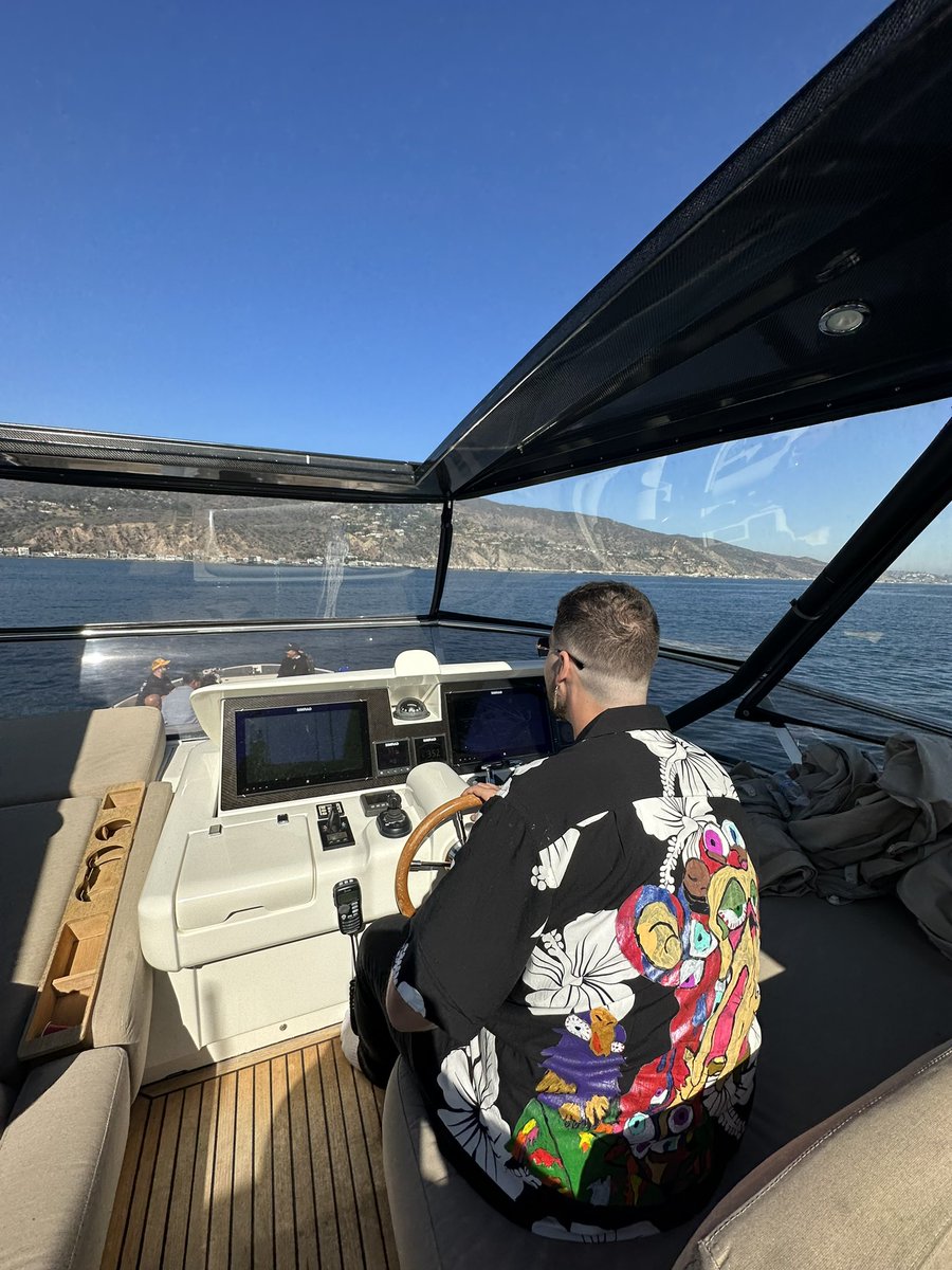 4evaFamouss's tweet photo. I am the captain now ‼️🦍🛥️

#FamousFacts #FOREVERBored #BoredFOREVER #MAYC https://t.co/ITsnzTSLPX