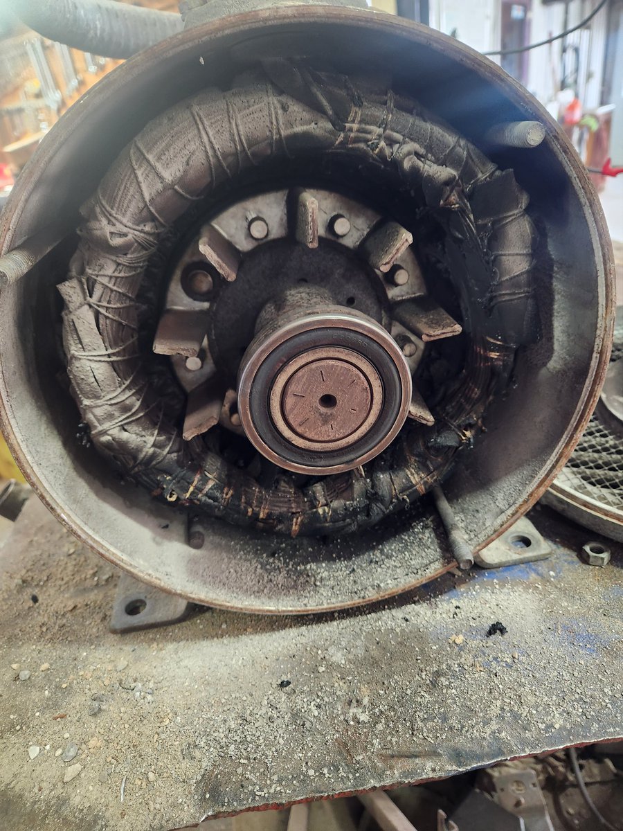 Seems to be the thing this year, breakdown on the dryer at night and now today its Sunday so everyone is closed.  Anyone in #Ontario got a spare 15 hp 1ph fan burner motoer kicking around.