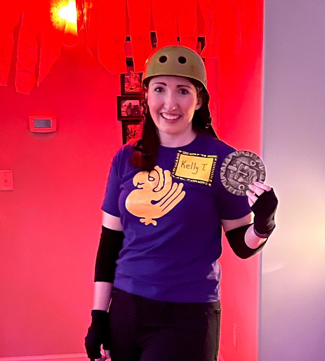 KellyLThomas88's tweet photo. Team #PurpleParrots always. My #HalloweenCostume is dedicated to all the fellow #90sKids who watched way too much #Nickelodeon like me. #Halloween #HappyHalloweenEve https://t.co/d225DeXZco