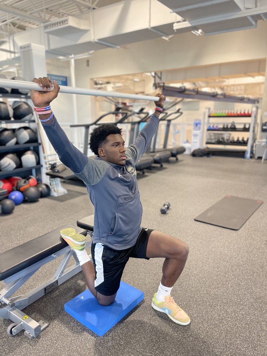 KeShonSingleton's tweet photo. “Luck is just being prepared at all times, so when the door opens you’re ready.” -NH #SundayService #preparation #tmc #trans4orm https://t.co/yHFi1SdIcE