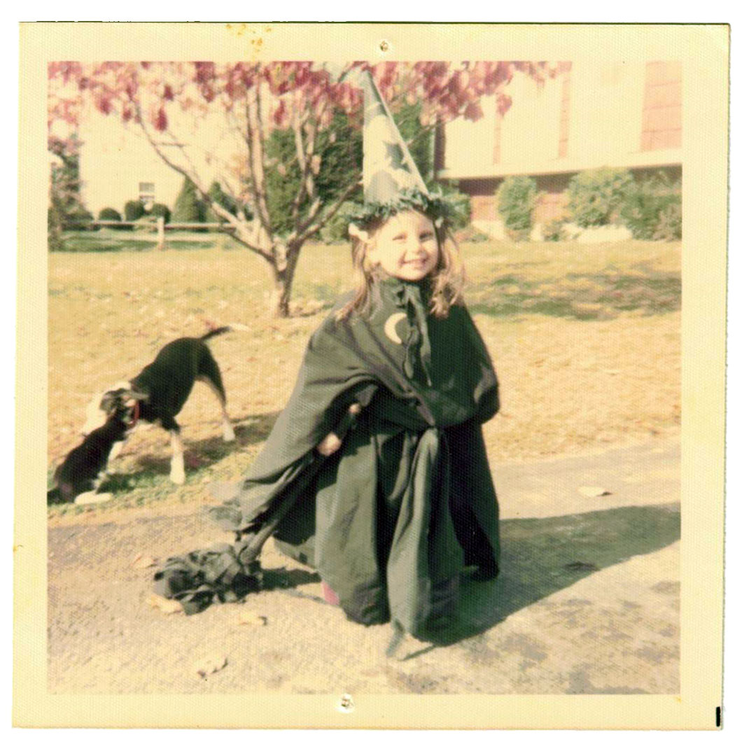 hyssopbeautyllc's tweet photo. #MARYSMONDAYMESSAGE #HAPPYHALLOWEEN!

I always loved mixing potions. Thankfully, it's not the 17th century &amp; we appreciate creating beautiful skincare products that are #goodforyou &amp; #goodforourplanet!  This pic is one of my faves (thanks Mom!) Tell us yours! 

Happy Halloween! https://t.co/Y41Iynw8ZN