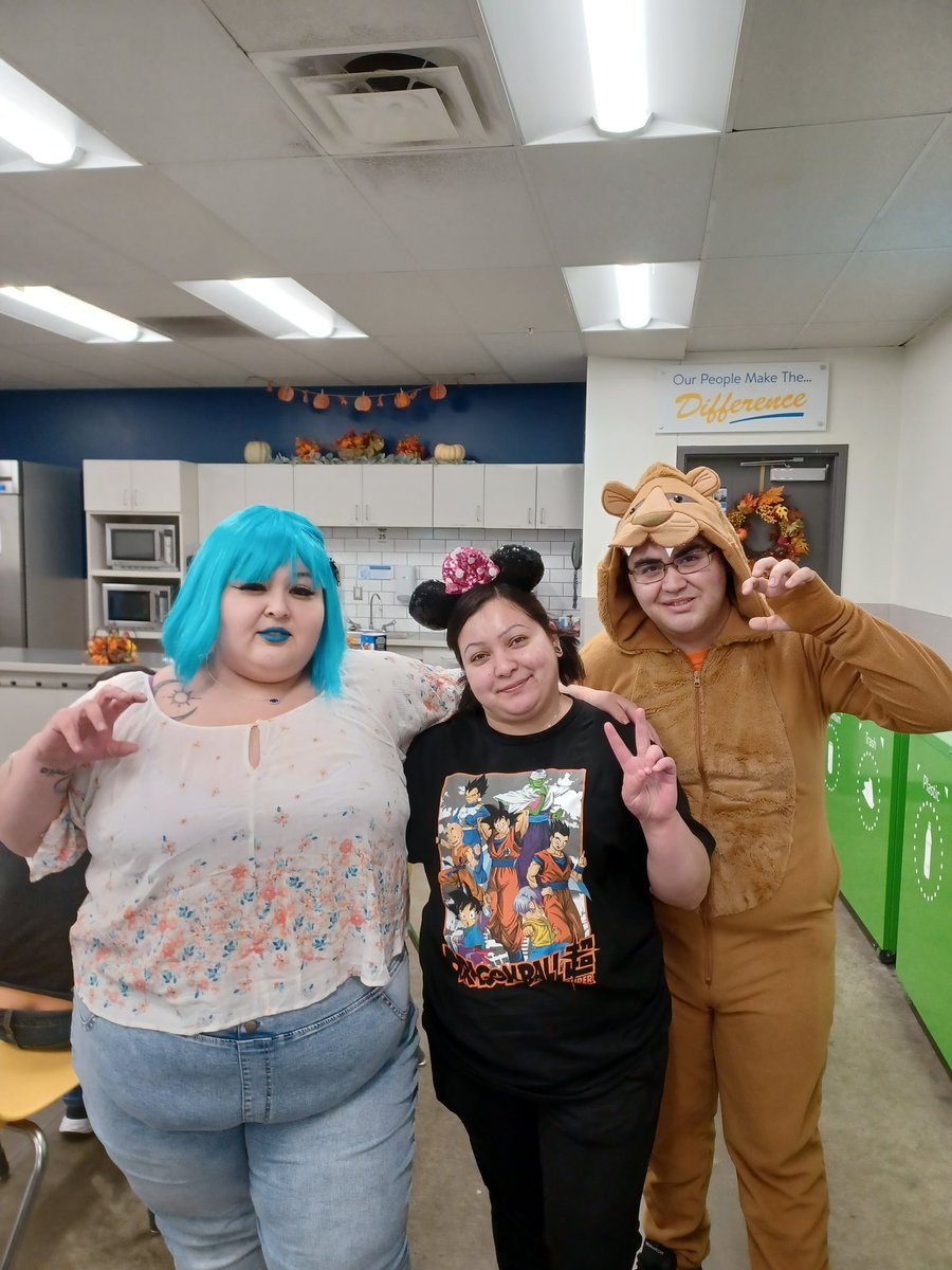Octoquil's tweet photo. Dress up with friends at work c: https://t.co/fUVONb9Xn1