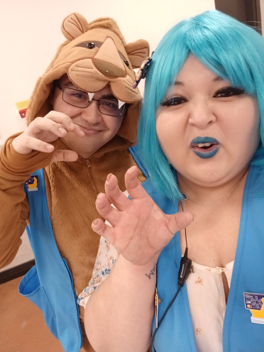 Octoquil's tweet photo. Dress up with friends at work c: https://t.co/fUVONb9Xn1