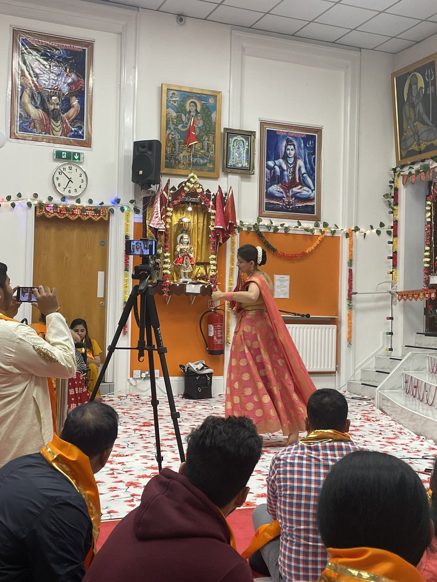A wonderful #Diwali celebration at Geeta Bhavan Temple & Hindu Community Centre in Clarendon Park tonight. It was an honour to address worshippers. May the light of Diwali bring health,good fortune and happiness to all.